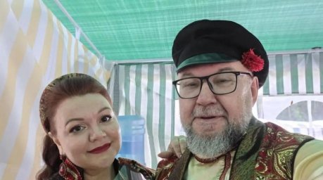 Петр и Марина Суховы наполнили Мирный песнями в честь основания космодрома Плесецк и Дня города