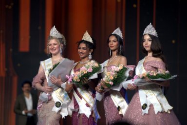 Индия аплодирует Кире Капшик: титул Miss Teen Glam World 2026 и подписание контракта Индия аплодирует Кире Капшик: титул Miss Teen Glam World 2026 и подписание контракта
