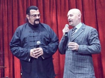 Руслан Брагин об искусстве создания бренда: от идеи до полки магазина с успехом Руслан Брагин об искусстве создания бренда: от идеи до полки магазина с успехом