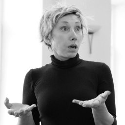 4 апреля 2026 Елена Воробей в спектакле Она разгадала убийство