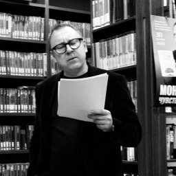 Удиви самого себя" — философия Алексея Прохорова, воплощенная в книге "Монологи чувств и вещей Удиви самого себя" — философия Алексея Прохорова, воплощенная в книге "Монологи чувств и вещей